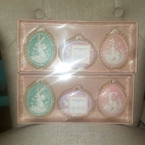 NEW-Cupcakes and Cashmere decor